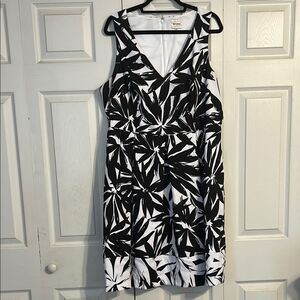 ASHLEY GRAHAM Size 18W NWT Black White V-Neck Fit Flare Floral Tropical A-Line